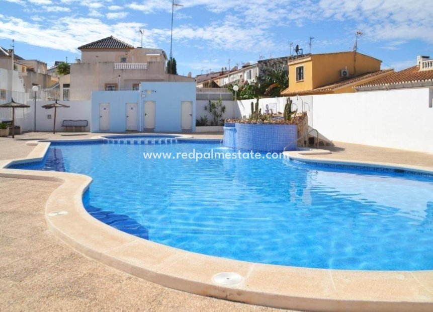 Reventa - Casa Adosada -
Torrevieja - Los balcones