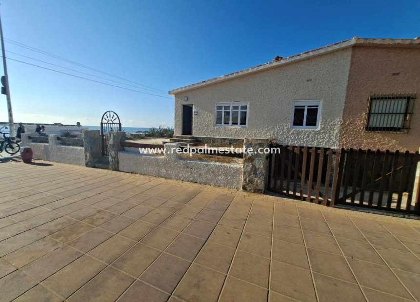 Reventa - Casa Adosada -
Torrevieja - Los Europeos