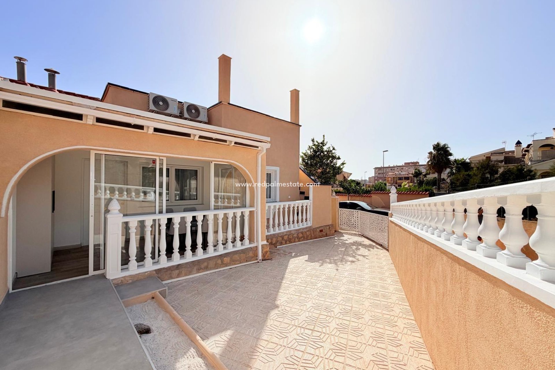 Reventa - Casa Adosada -
Torrevieja - Miramar - Torre Del Moro