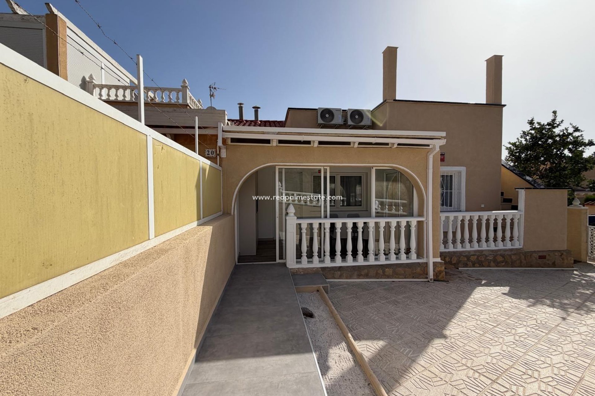 Reventa - Casa Adosada -
Torrevieja - Miramar - Torre Del Moro