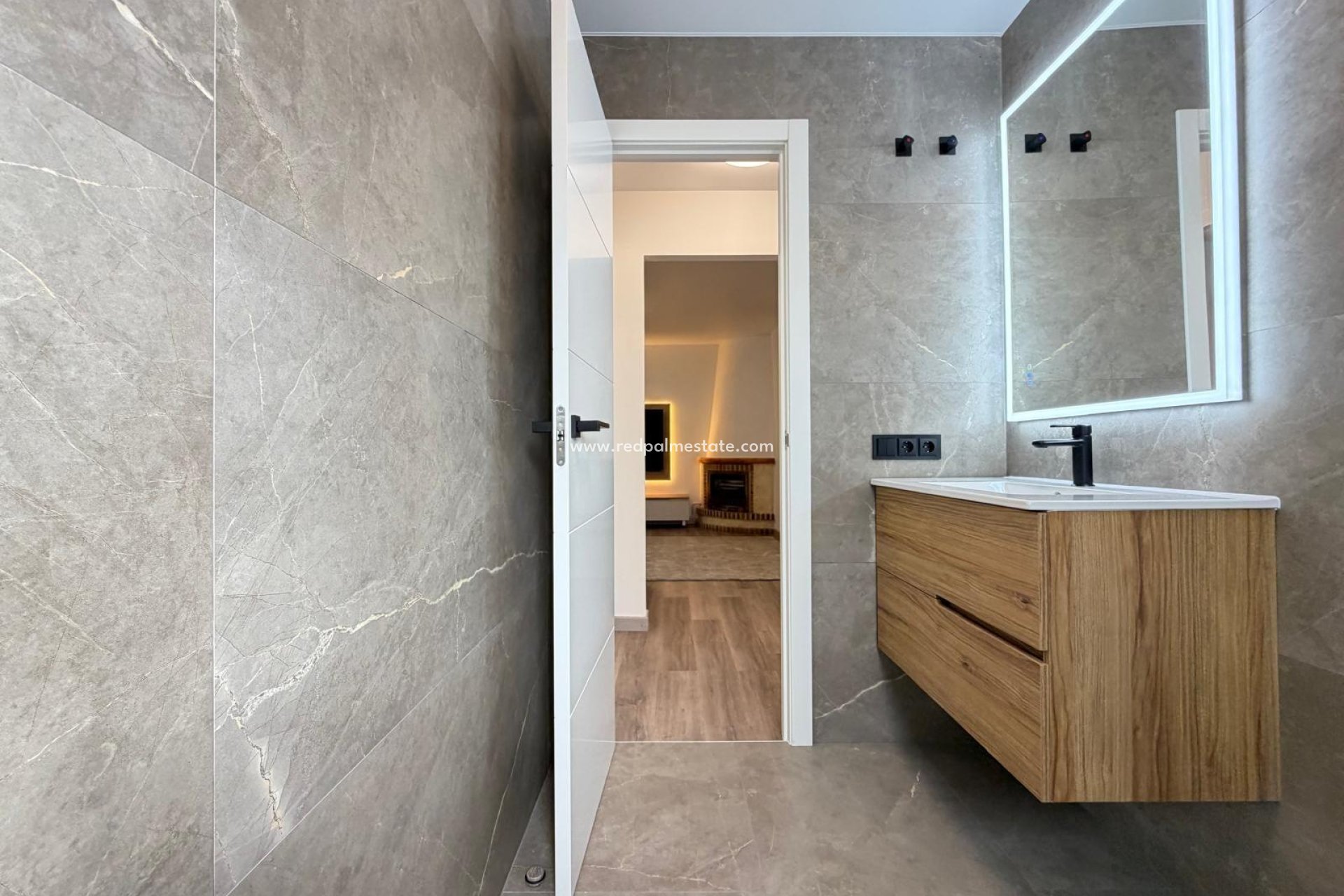 Reventa - Casa Adosada -
Torrevieja - Miramar - Torre Del Moro