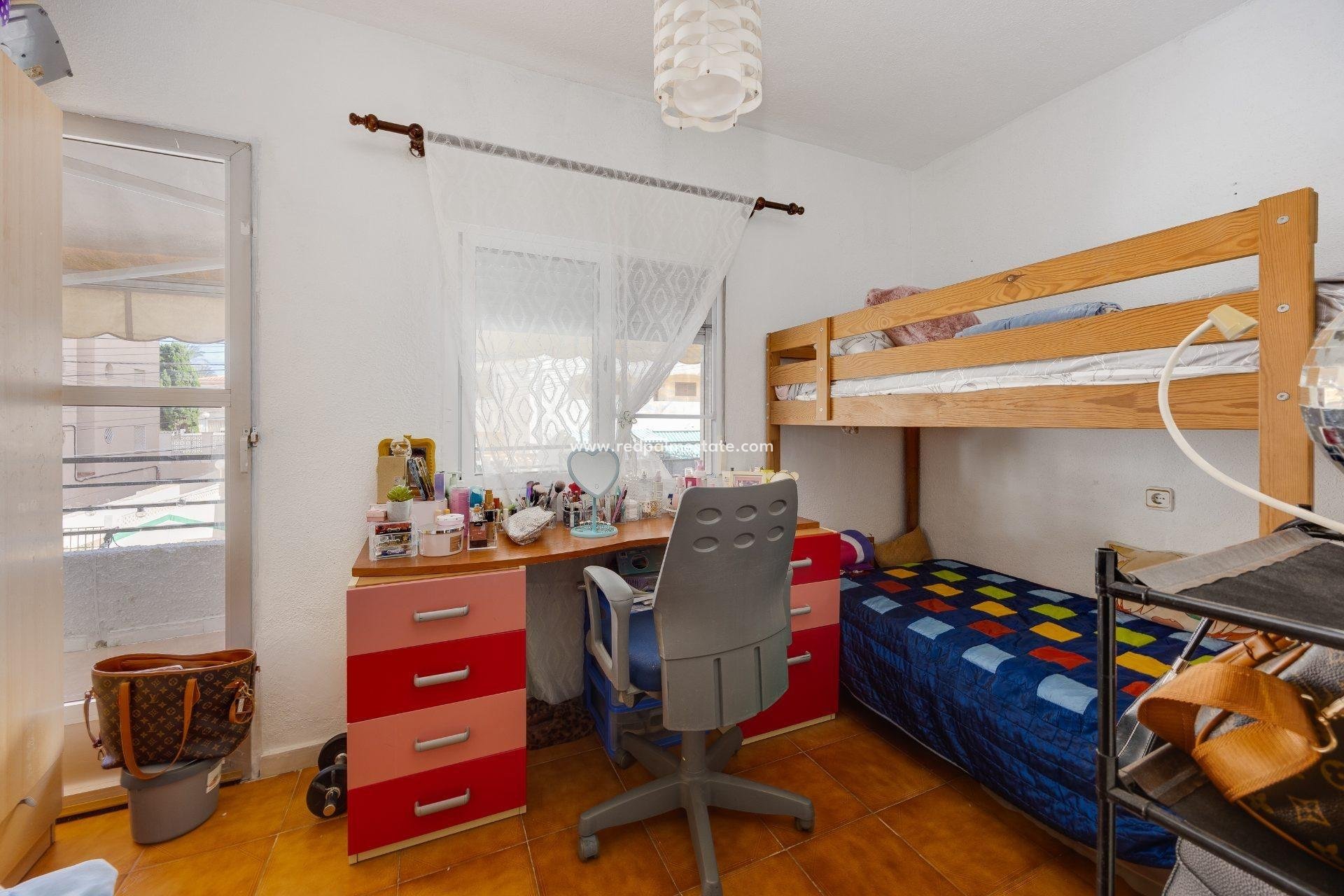 Reventa - Casa Adosada -
Torrevieja - Nueva Torrevieja - Aguas Nuevas