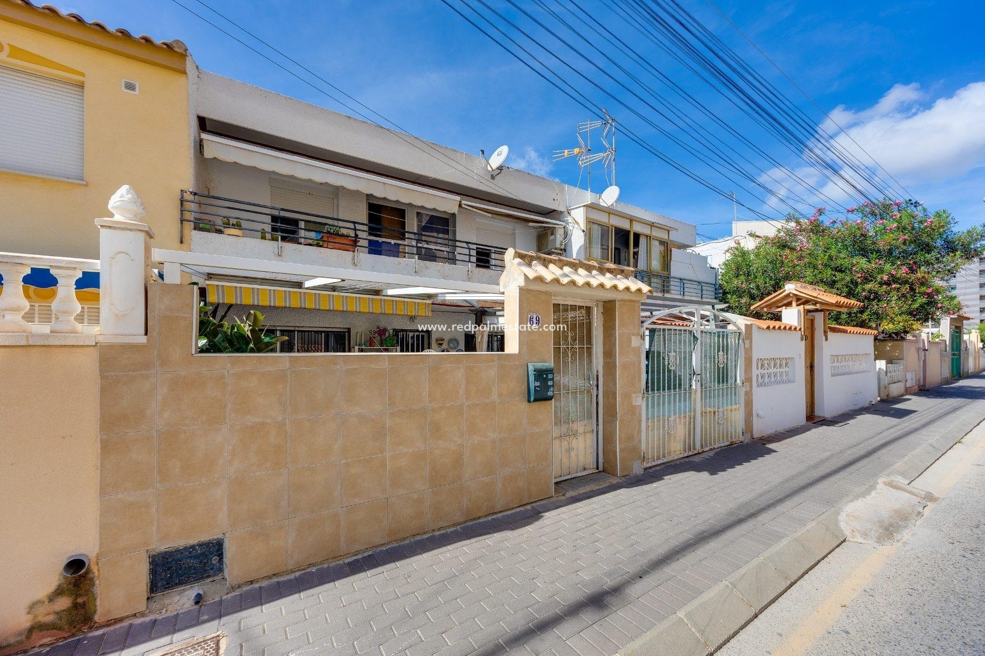 Reventa - Casa Adosada -
Torrevieja - Nueva Torrevieja - Aguas Nuevas