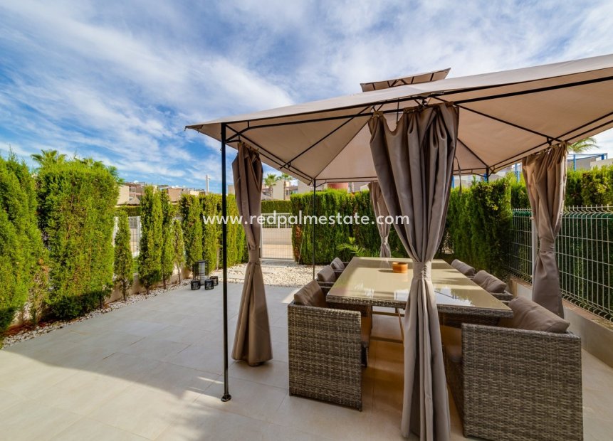 Reventa - Casa Adosada -
Torrevieja - Nueva Torrevieja - Aguas Nuevas