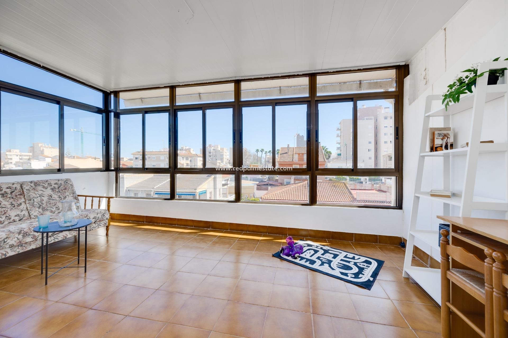 Reventa - Casa Adosada -
Torrevieja - Nueva Torrevieja - Aguas Nuevas