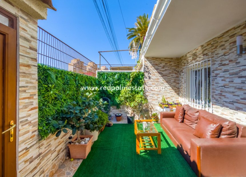 Reventa - Casa Adosada -
Torrevieja - Nueva Torrevieja - Aguas Nuevas