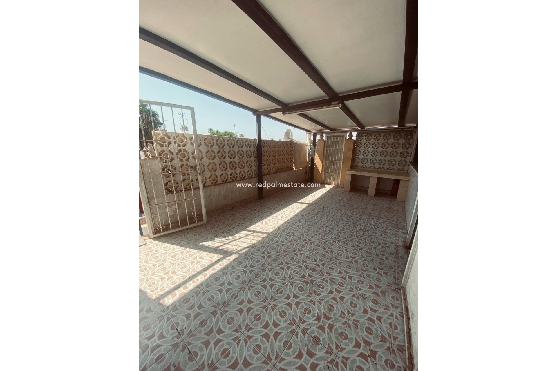 Reventa - Casa Adosada -
Torrevieja - Parque Acuático - Sector 25