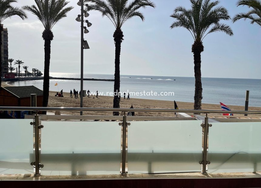 Reventa - Casa Adosada -
Torrevieja - Playa del Cura