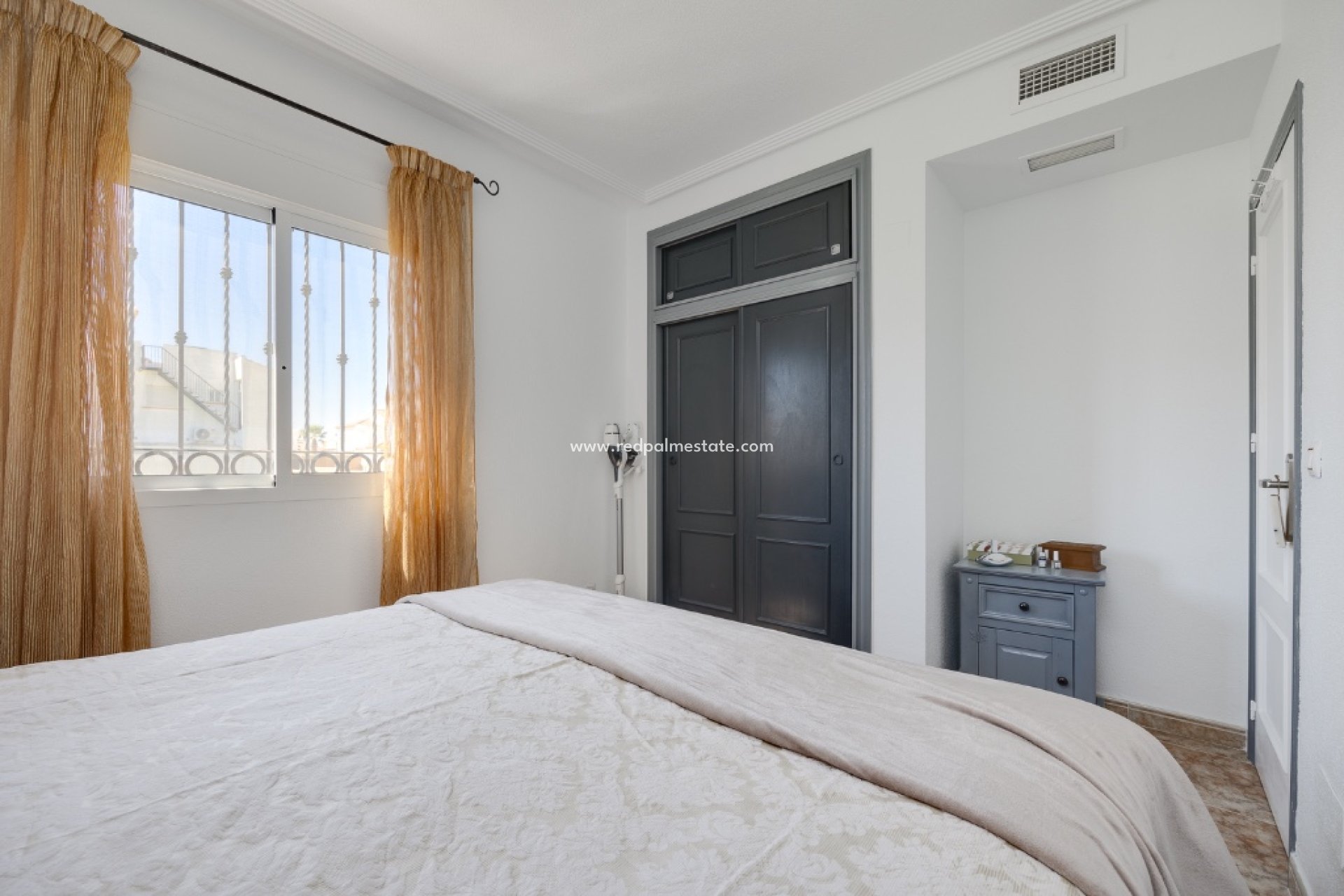 Reventa - Casa Adosada -
Torrevieja - Punta prima