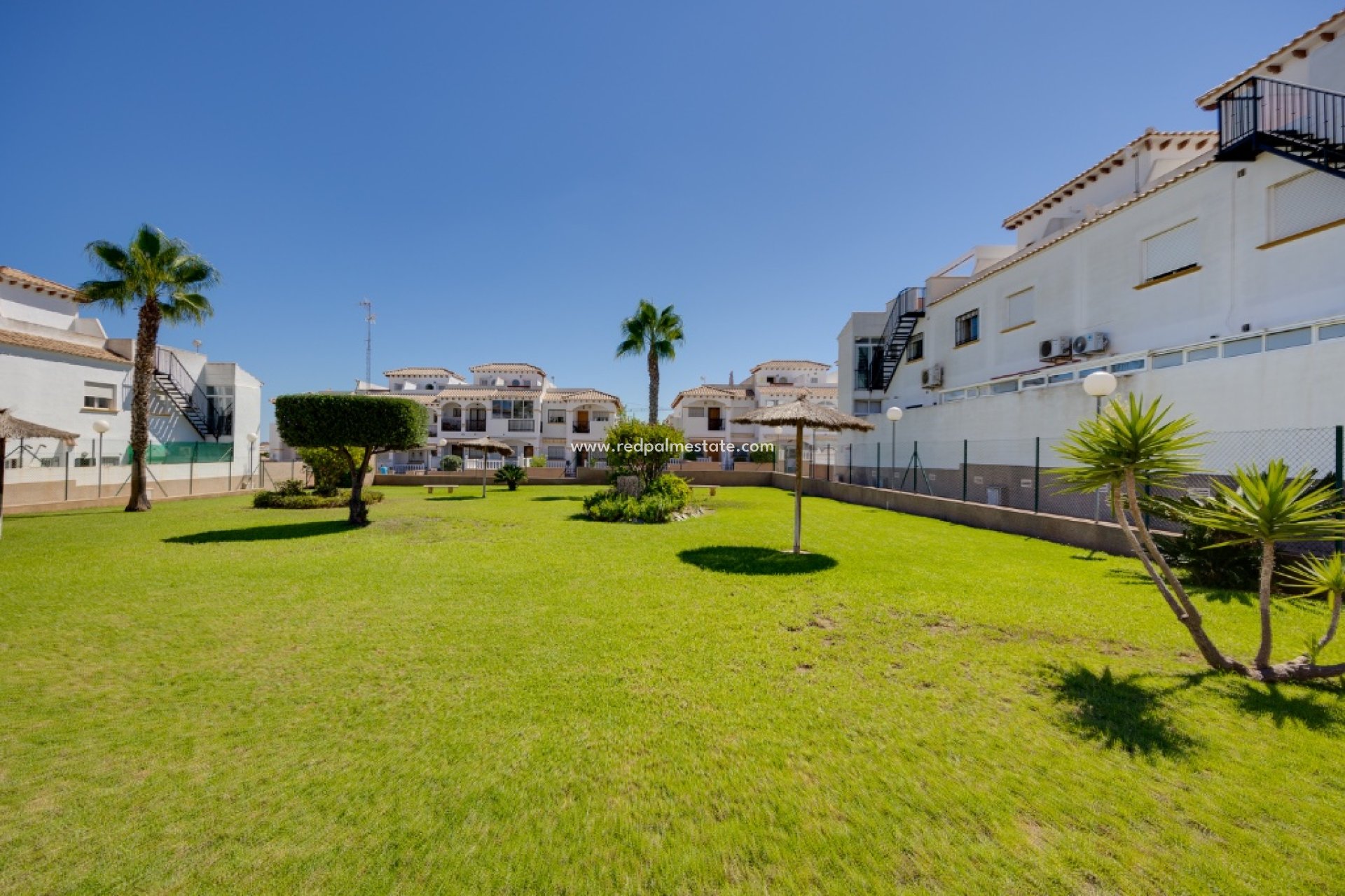 Reventa - Casa Adosada -
Torrevieja - Punta prima