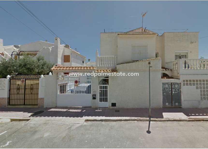 Reventa - Casa Adosada -
Torrevieja
