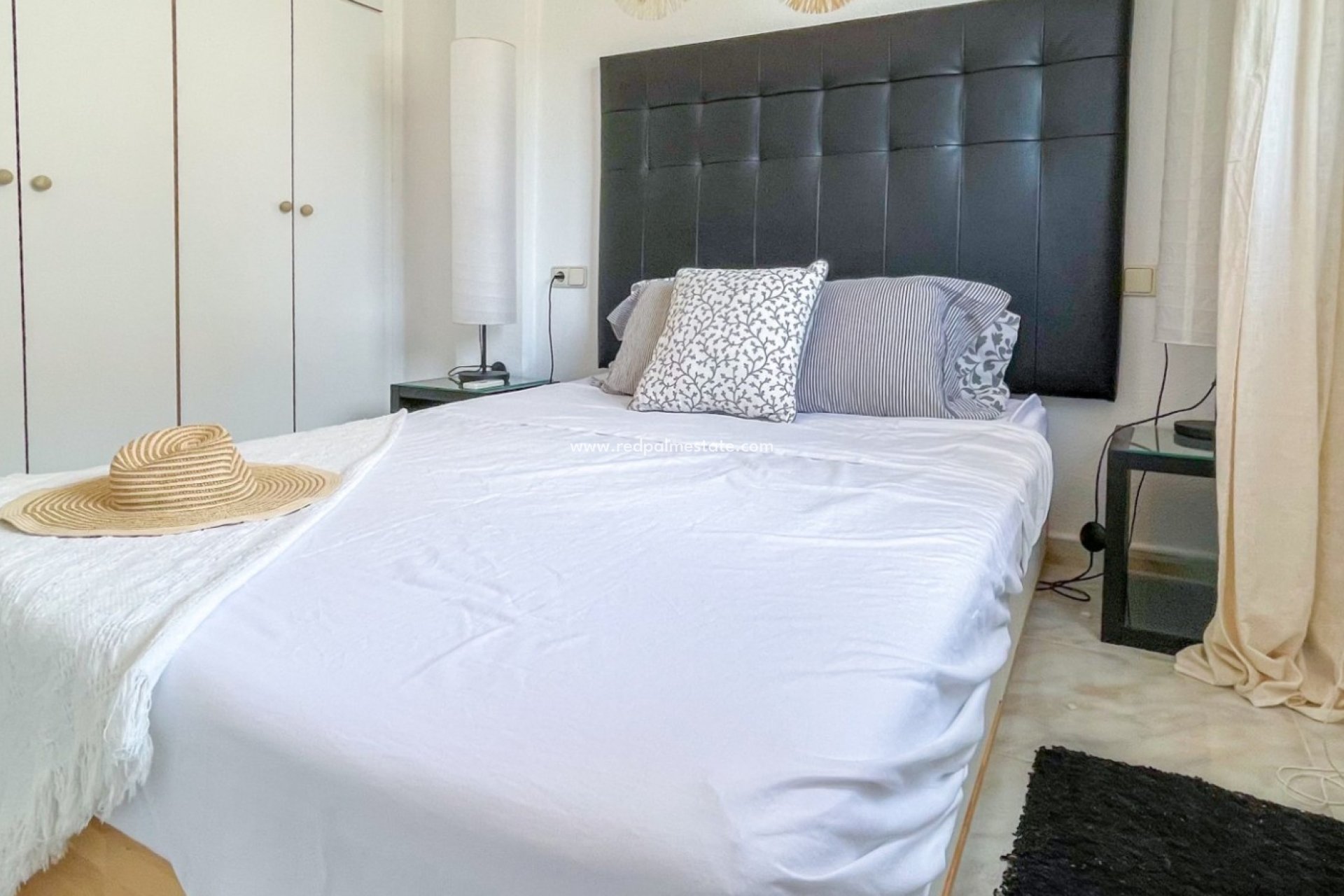 Reventa - Casa Adosada -
Torrevieja