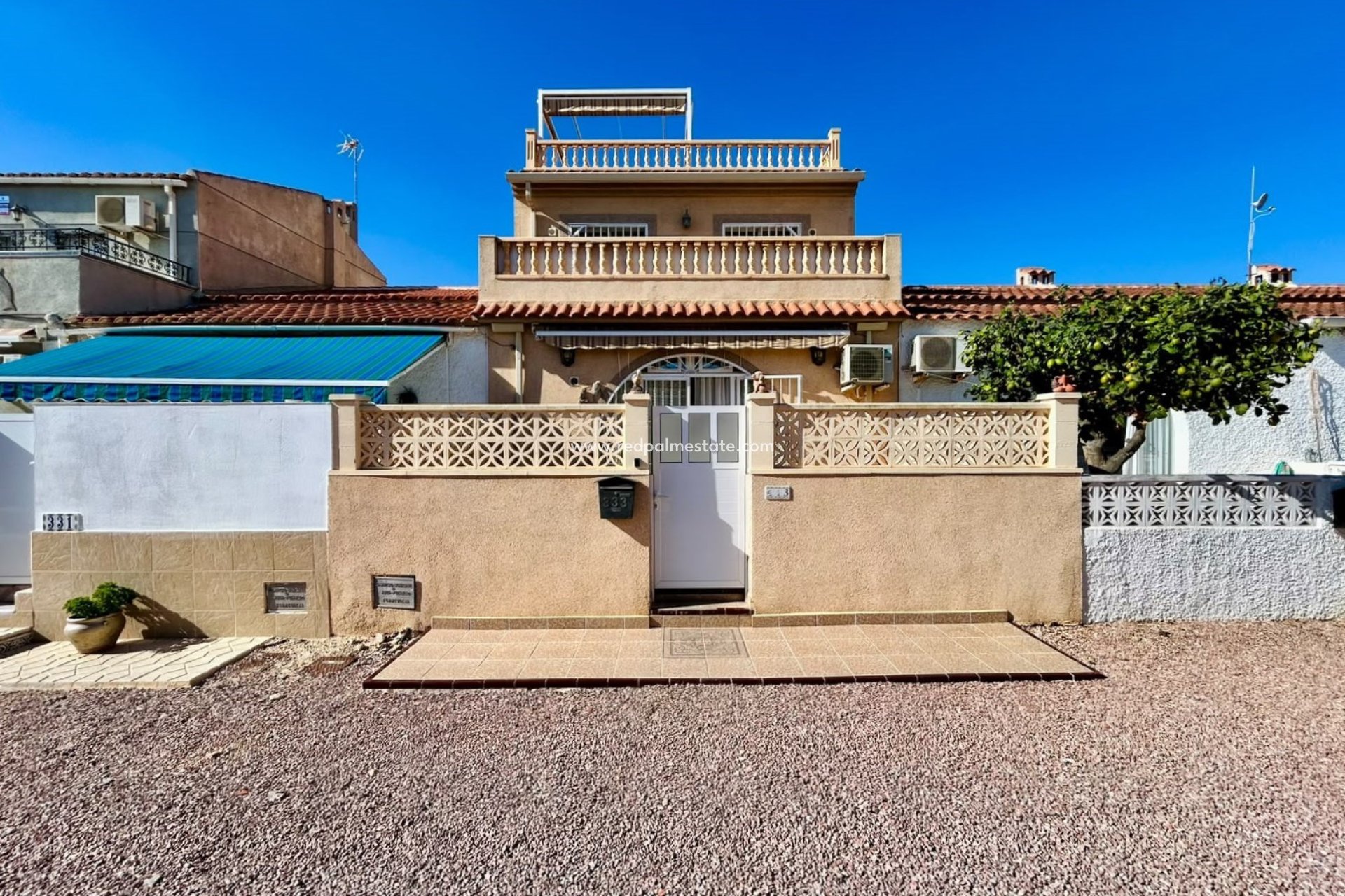 Reventa - Casa Adosada -
Torrevieja