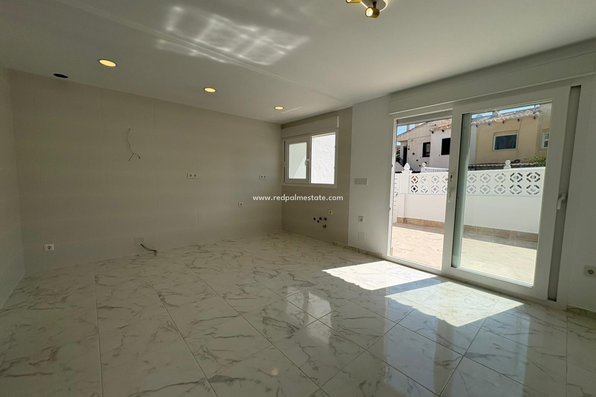 Reventa - Casa Adosada -
Torrevieja