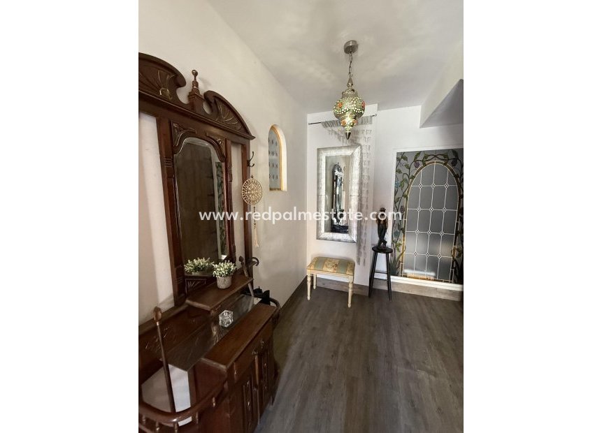 Reventa - Casa Adosada -
Torrevieja