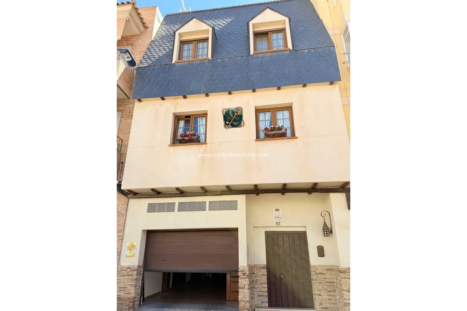 Reventa - Casa Adosada -
Torrevieja