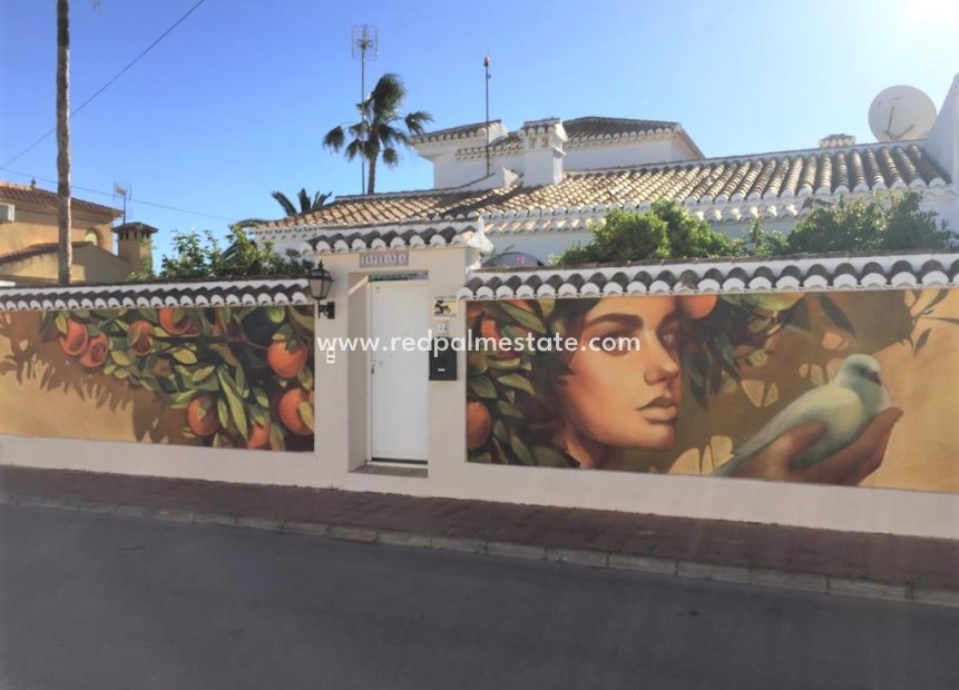 Reventa - Casa Adosada -
Torrevieja