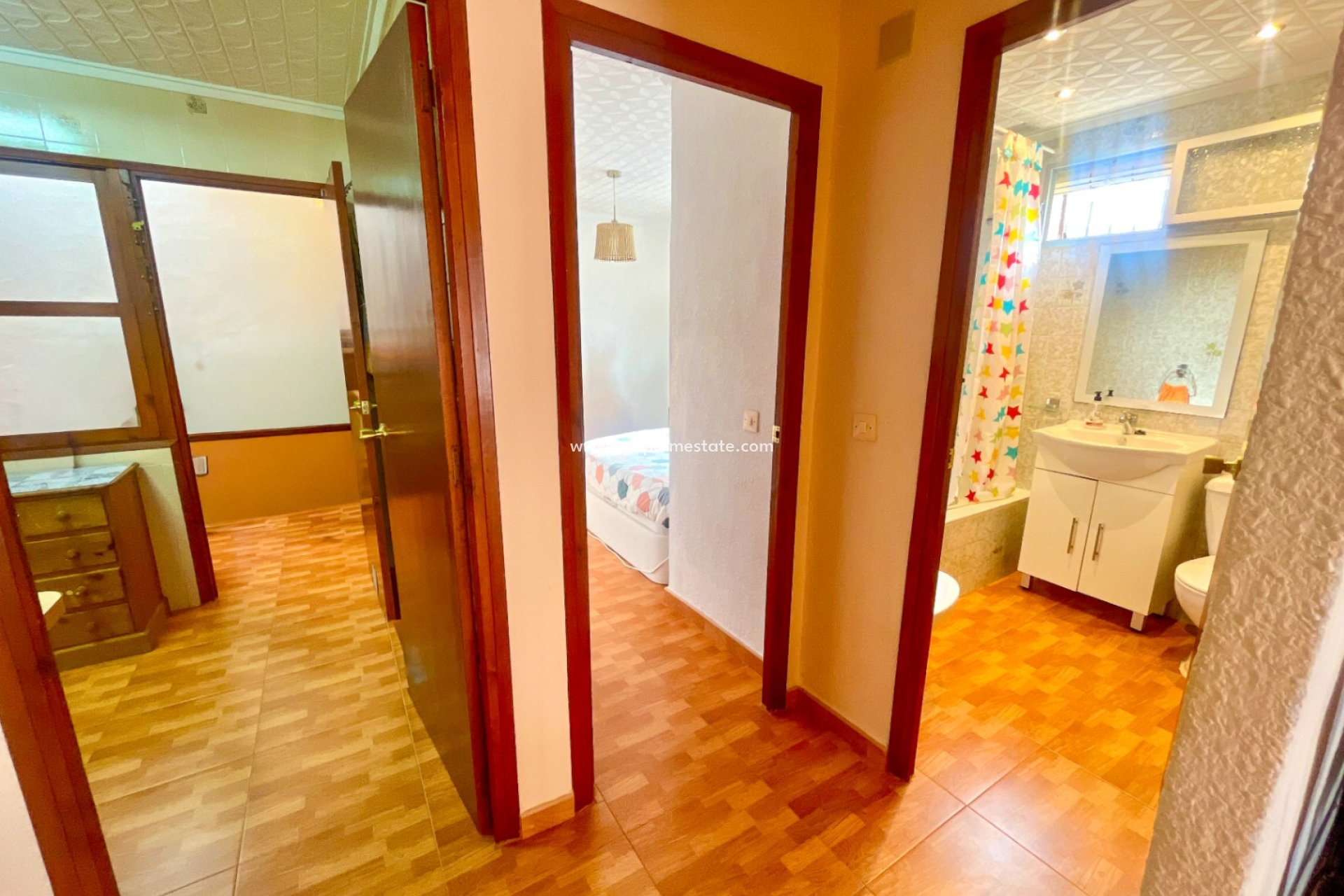 Reventa - Casa Adosada -
Torrevieja