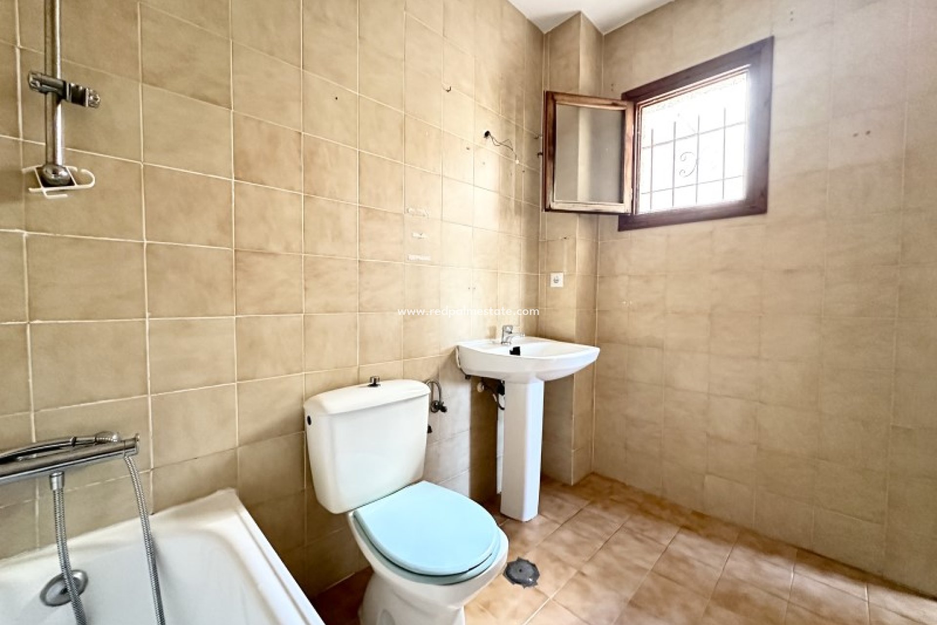 Reventa - Casa Adosada -
Torrevieja