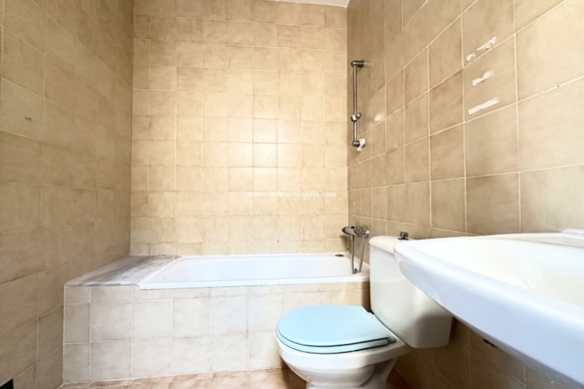 Reventa - Casa Adosada -
Torrevieja