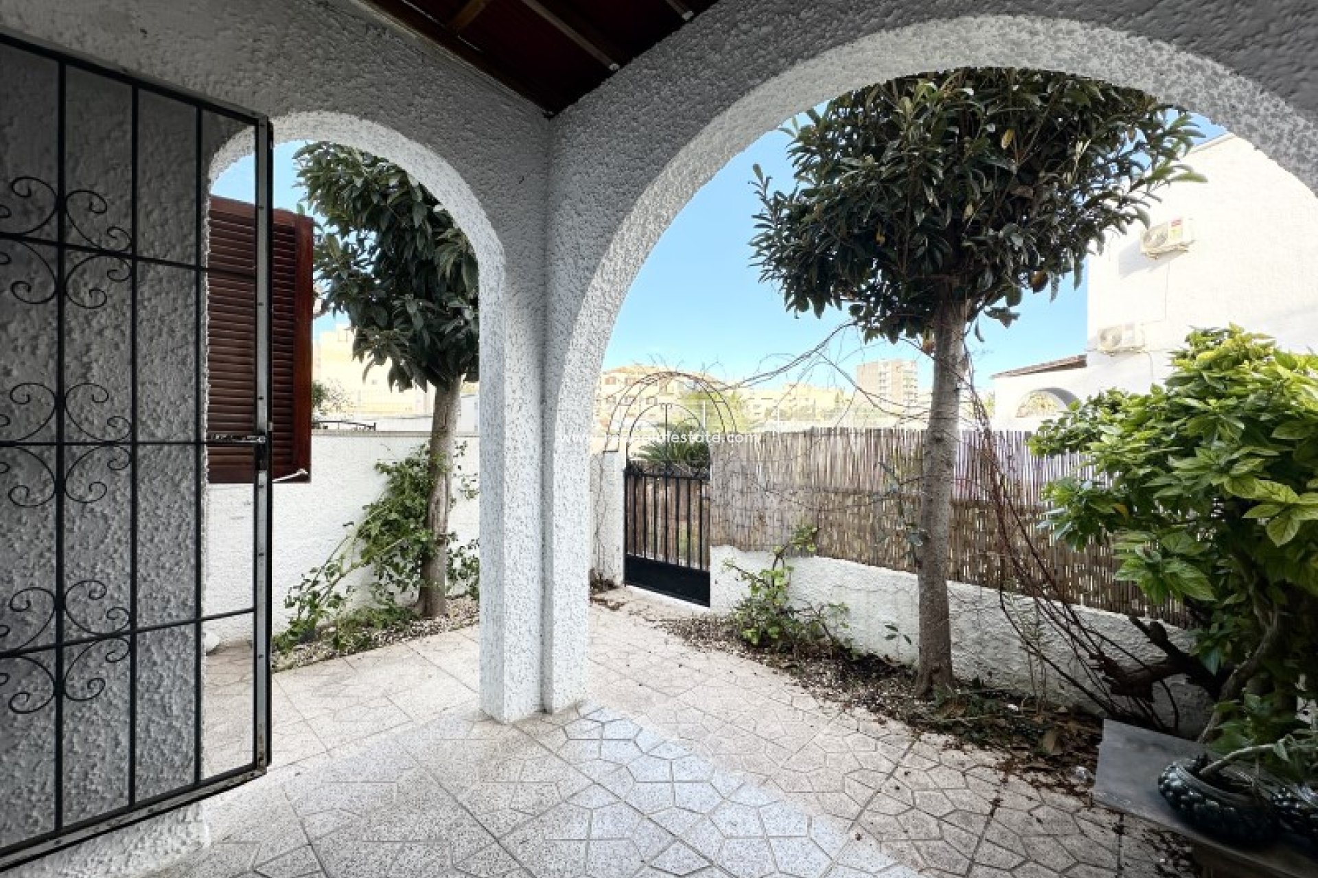 Reventa - Casa Adosada -
Torrevieja