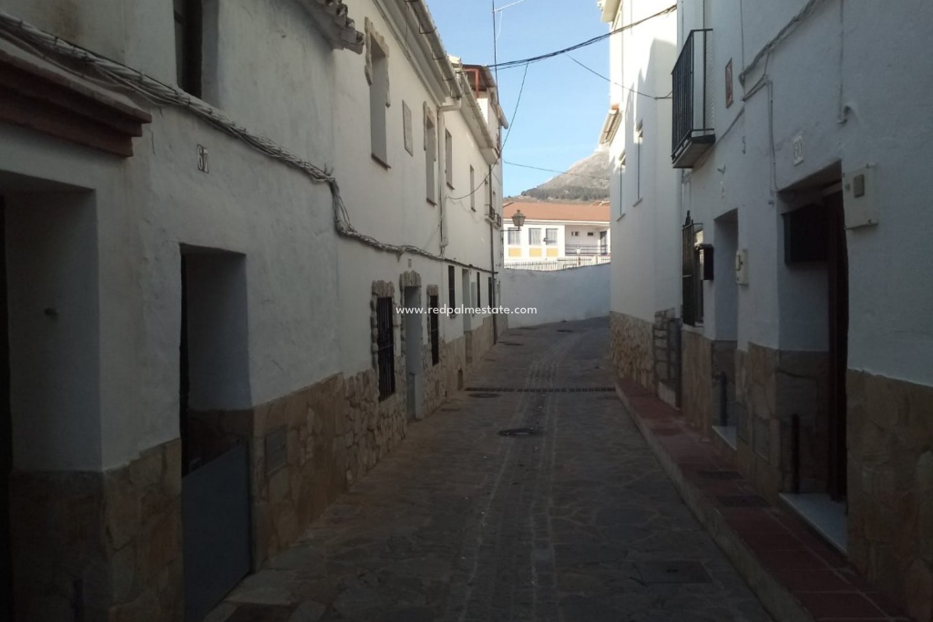 Reventa - Casa Adosada -
Yunquera