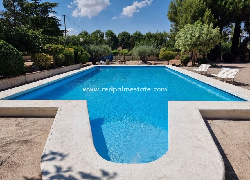 Reventa - Casa de Campo -
Villena