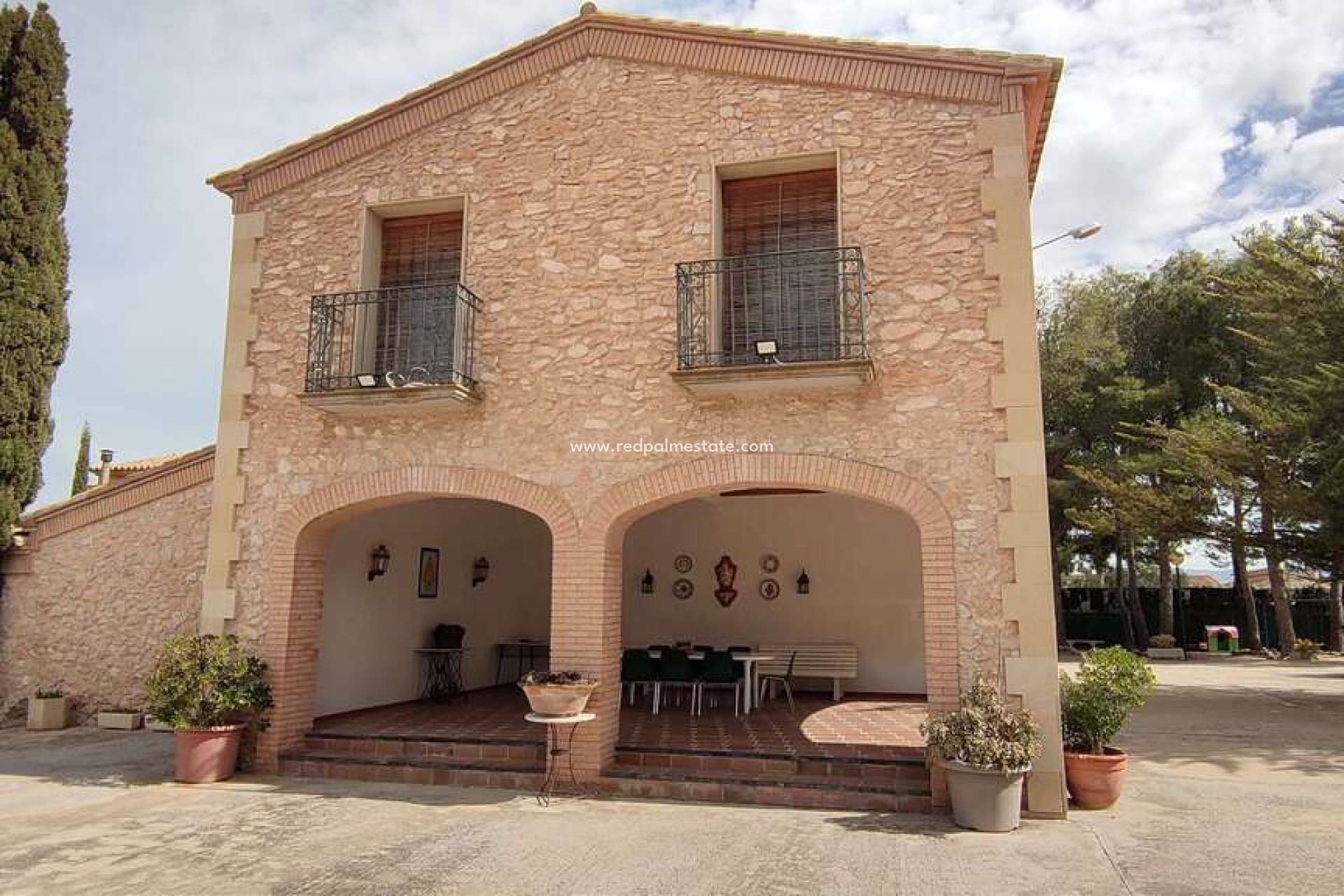 Reventa - Casa de Campo -
Villena