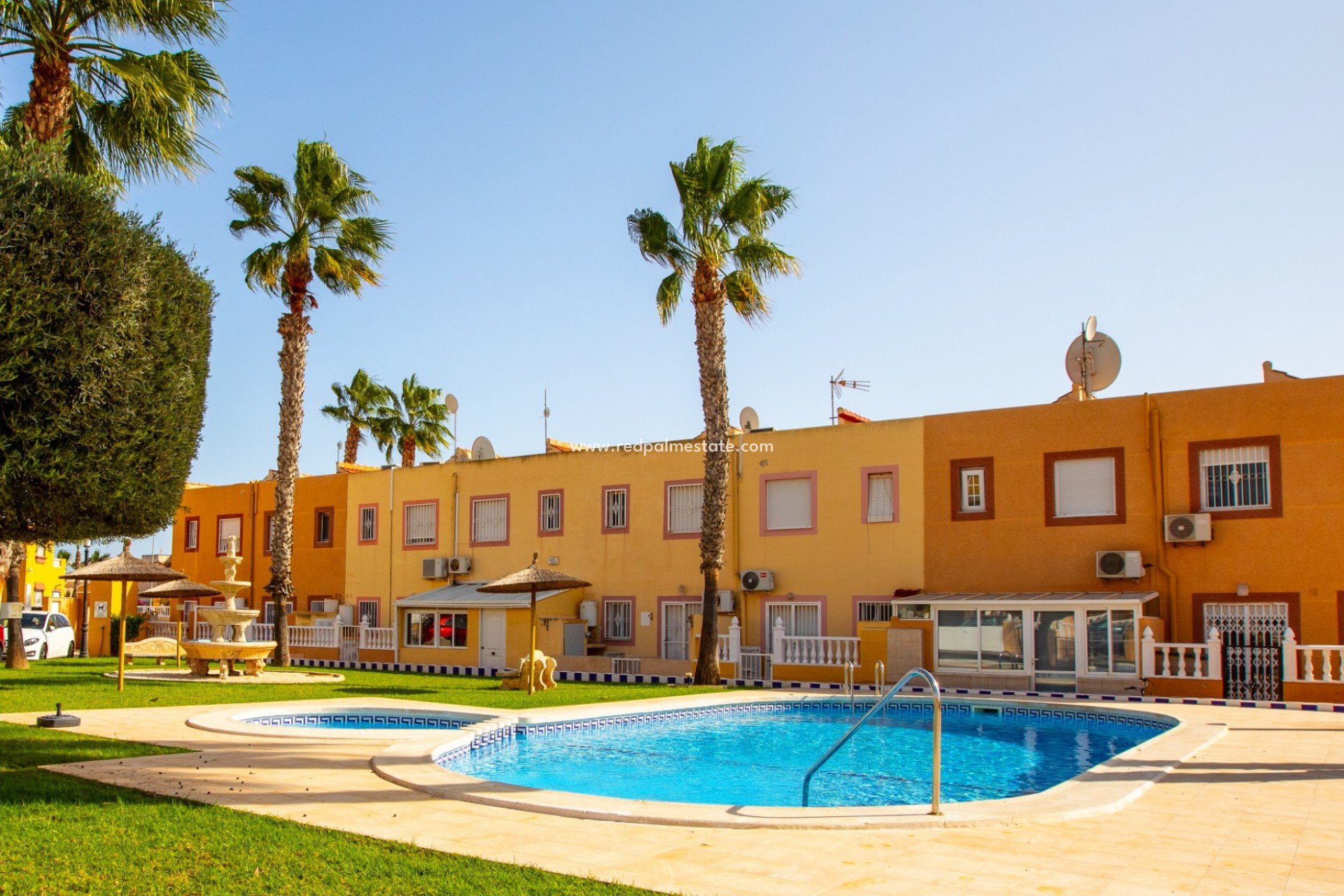 Reventa - Casa de Pueblo -
Orihuela Costa - La Zenia