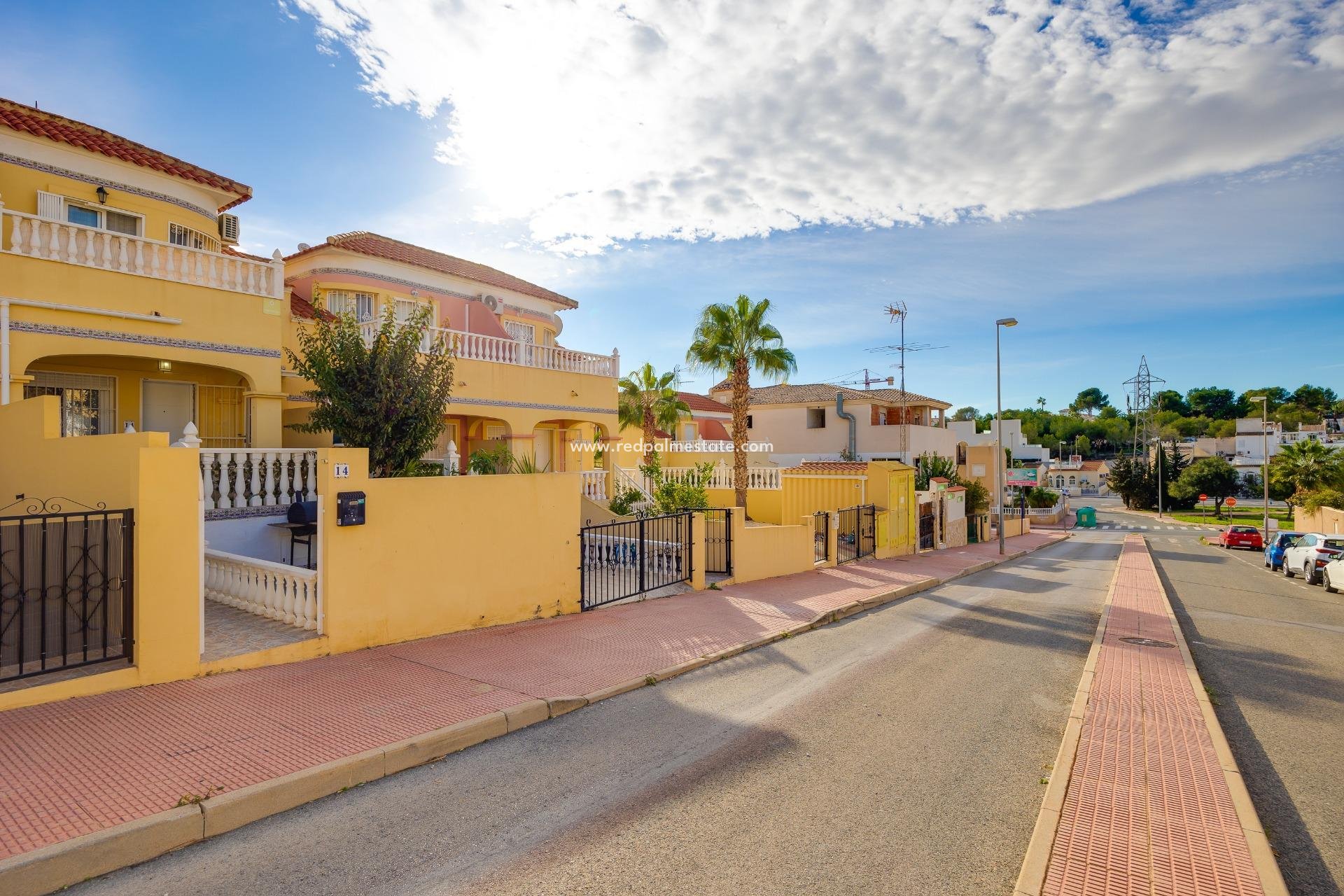 Reventa - Casa de Pueblo -
Orihuela Costa - Las Filipinas