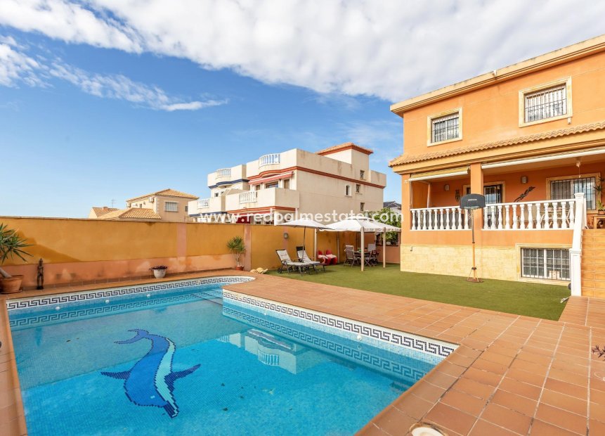 Reventa - Casa de Pueblo -
Torrevieja - Aguas Nueva