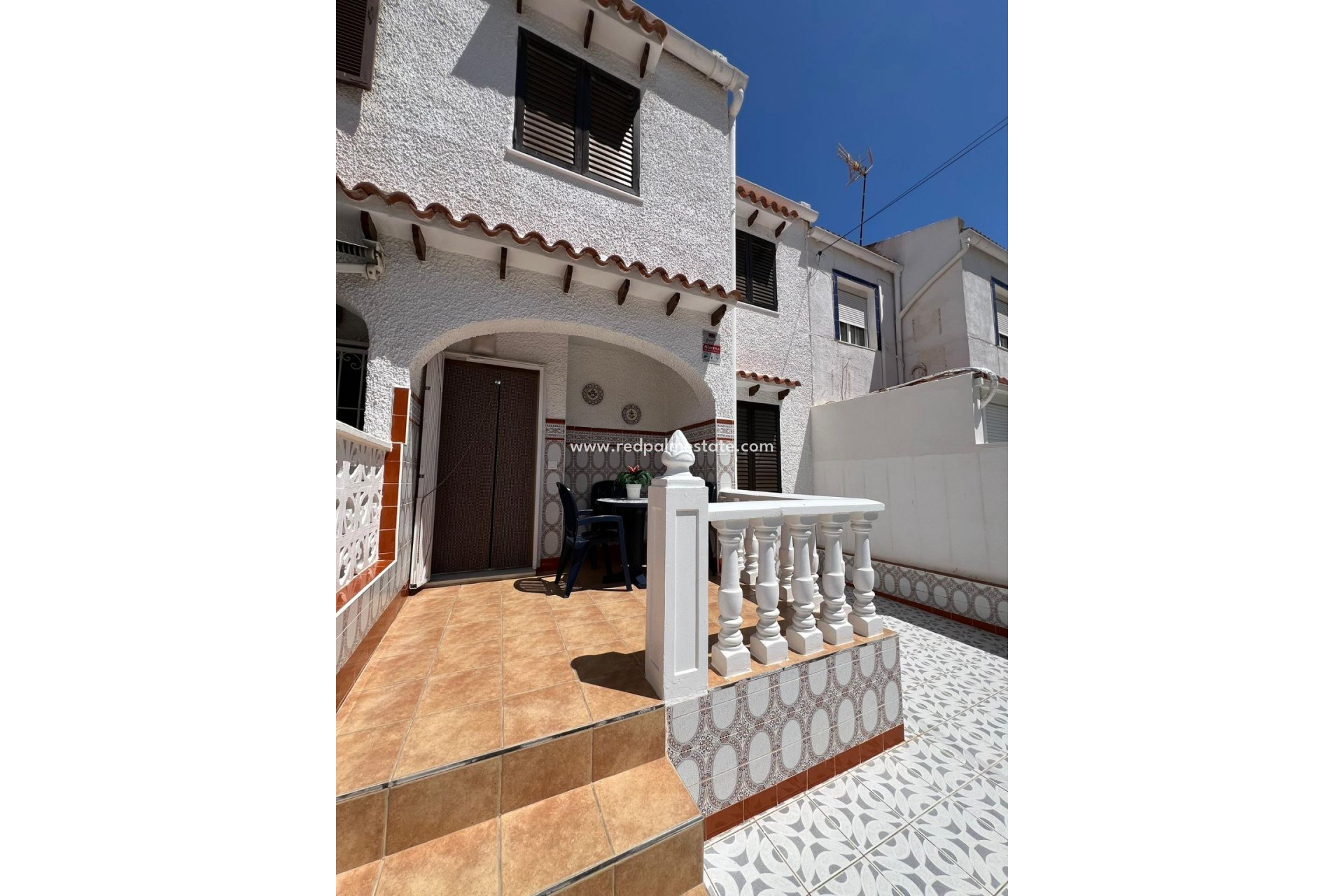 Reventa - Casa de Pueblo -
Torrevieja - Calas blanca