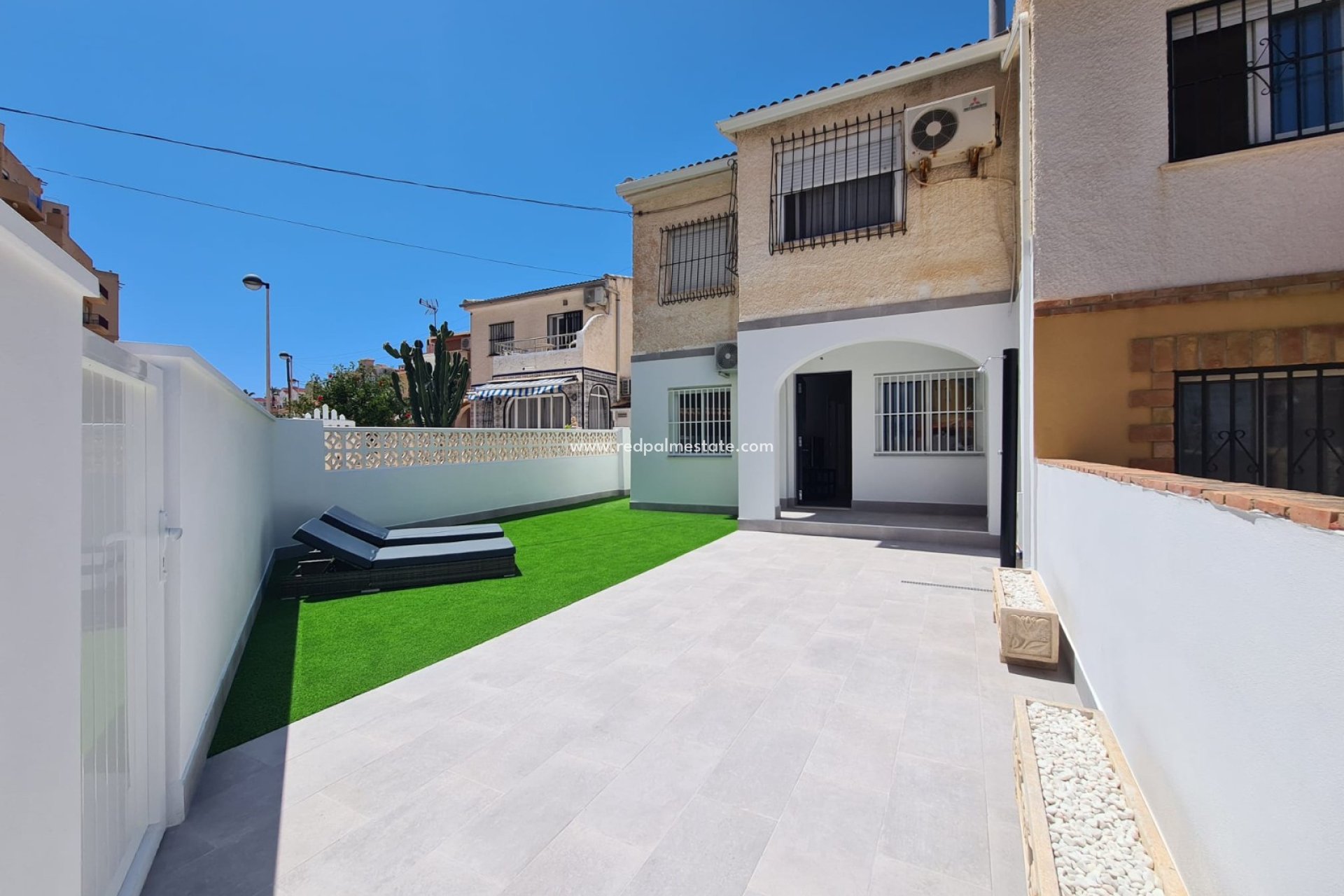 Reventa - Casa de Pueblo -
Torrevieja - Costa Blanca