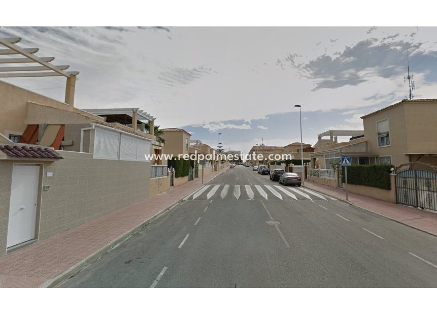 Reventa - Casa de Pueblo -
Torrevieja - Costa Blanca