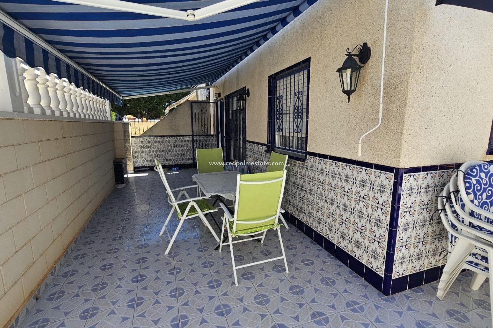 Reventa - Casa de Pueblo -
Torrevieja - Doña ines