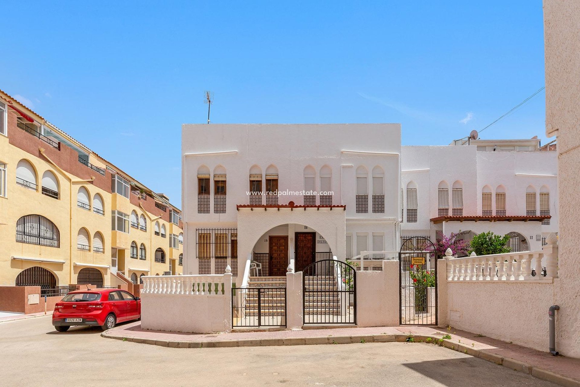 Reventa - Casa de Pueblo -
Torrevieja - La Mata