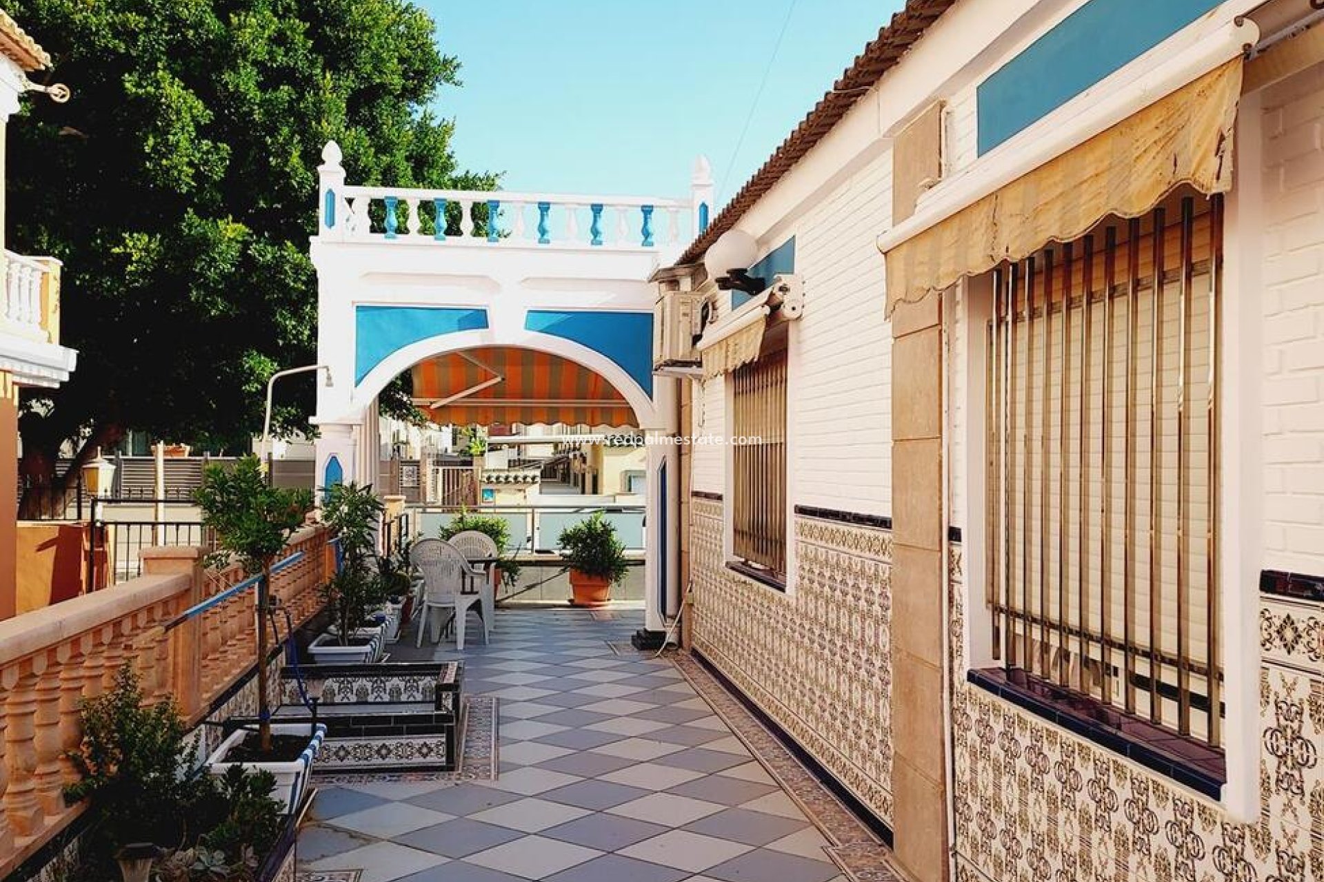 Reventa - Casa de Pueblo -
Torrevieja - La Mata