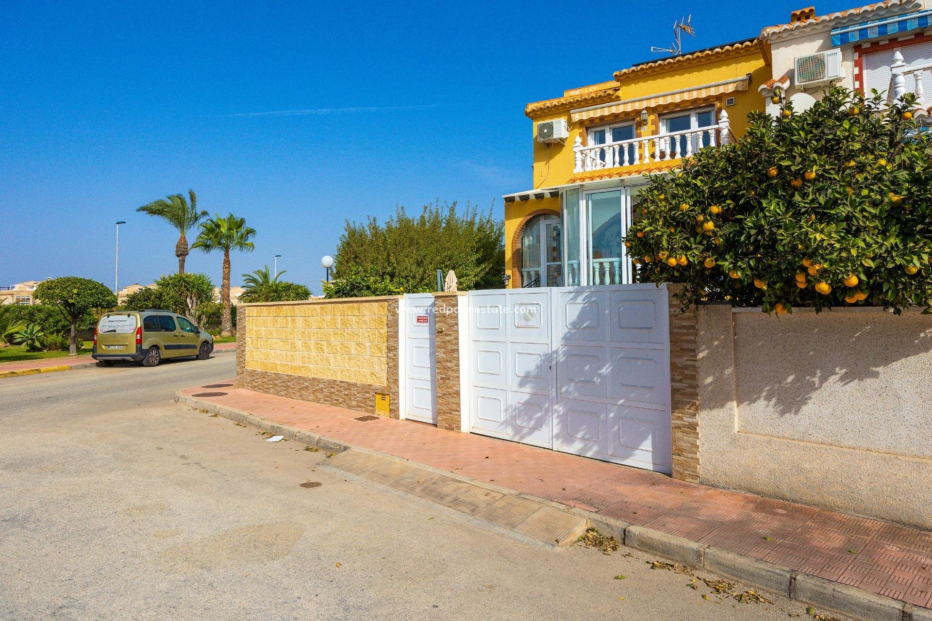 Reventa - Casa de Pueblo -
Torrevieja - La Siesta - El Salado -  Torreta