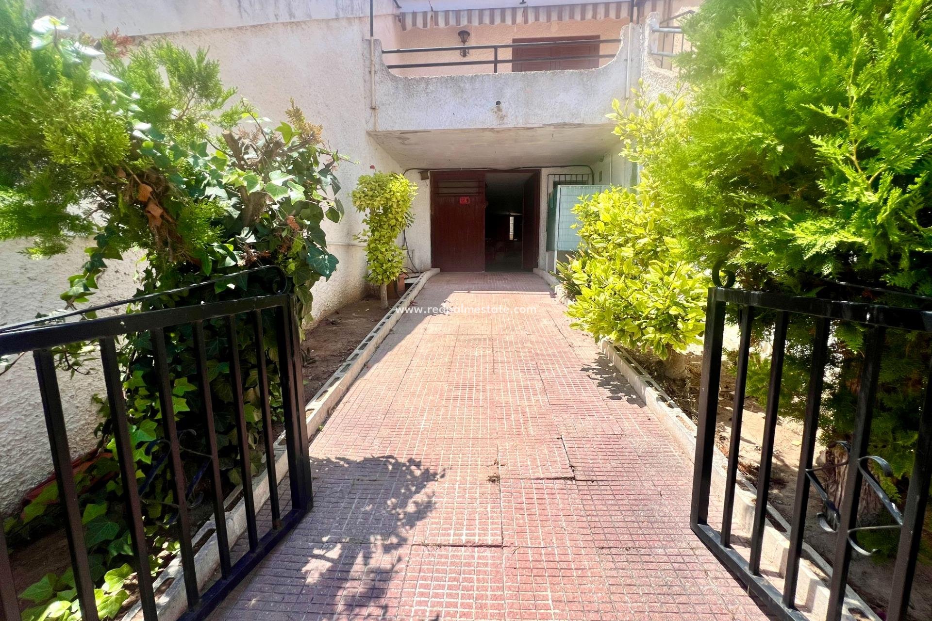 Reventa - Casa de Pueblo -
Torrevieja - Los Balcones