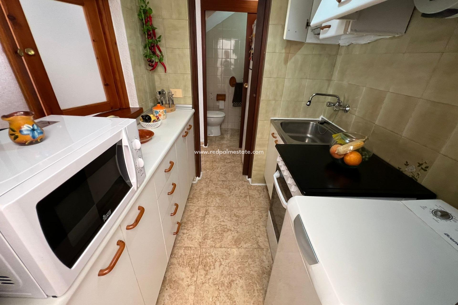 Reventa - Casa de Pueblo -
Torrevieja - Nueva Torrevieja - Aguas Nuevas