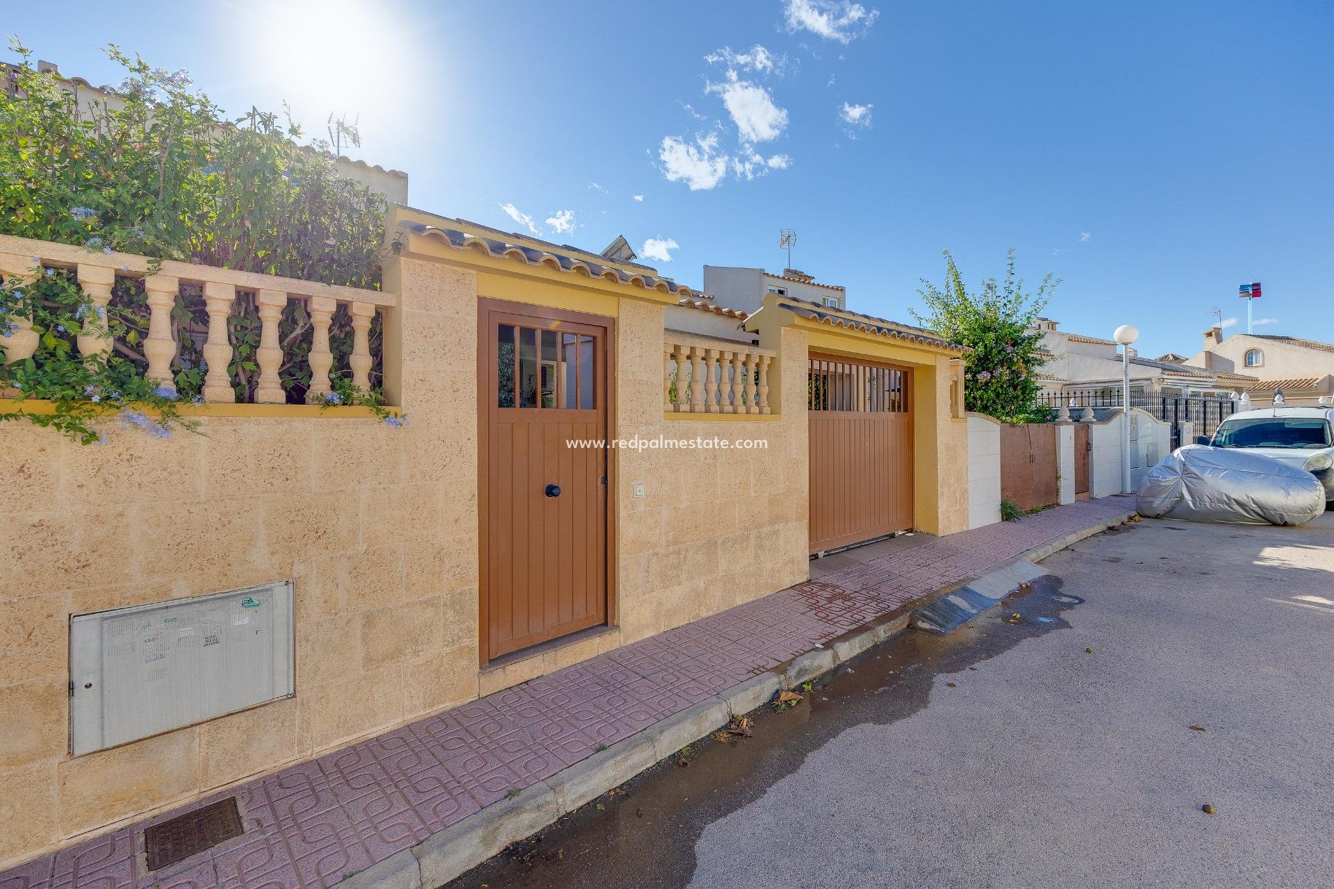 Reventa - Casa de Pueblo -
Torrevieja - Nueva Torrevieja - Aguas Nuevas