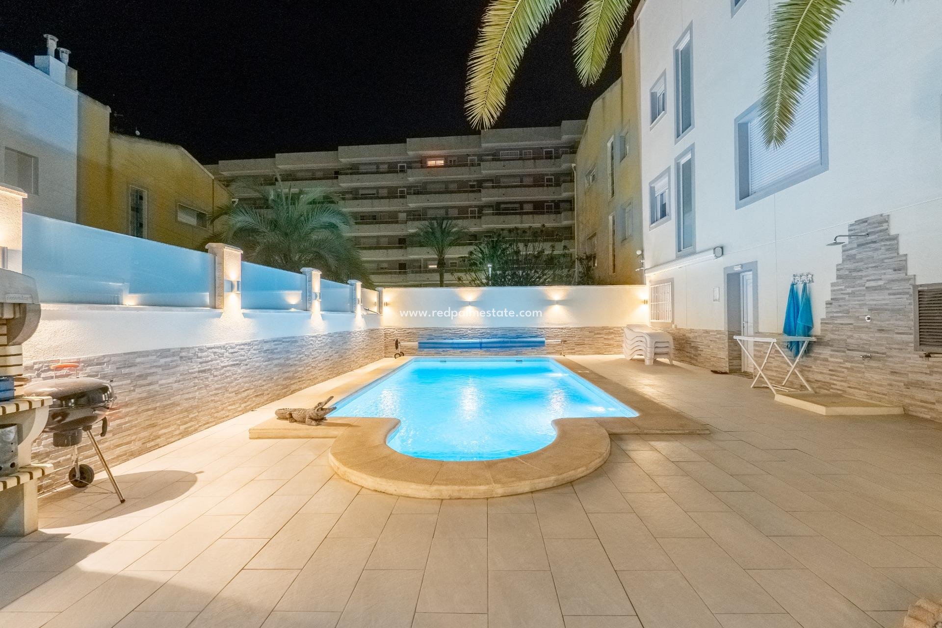 Reventa - Casa de Pueblo -
Torrevieja - Punta Prima