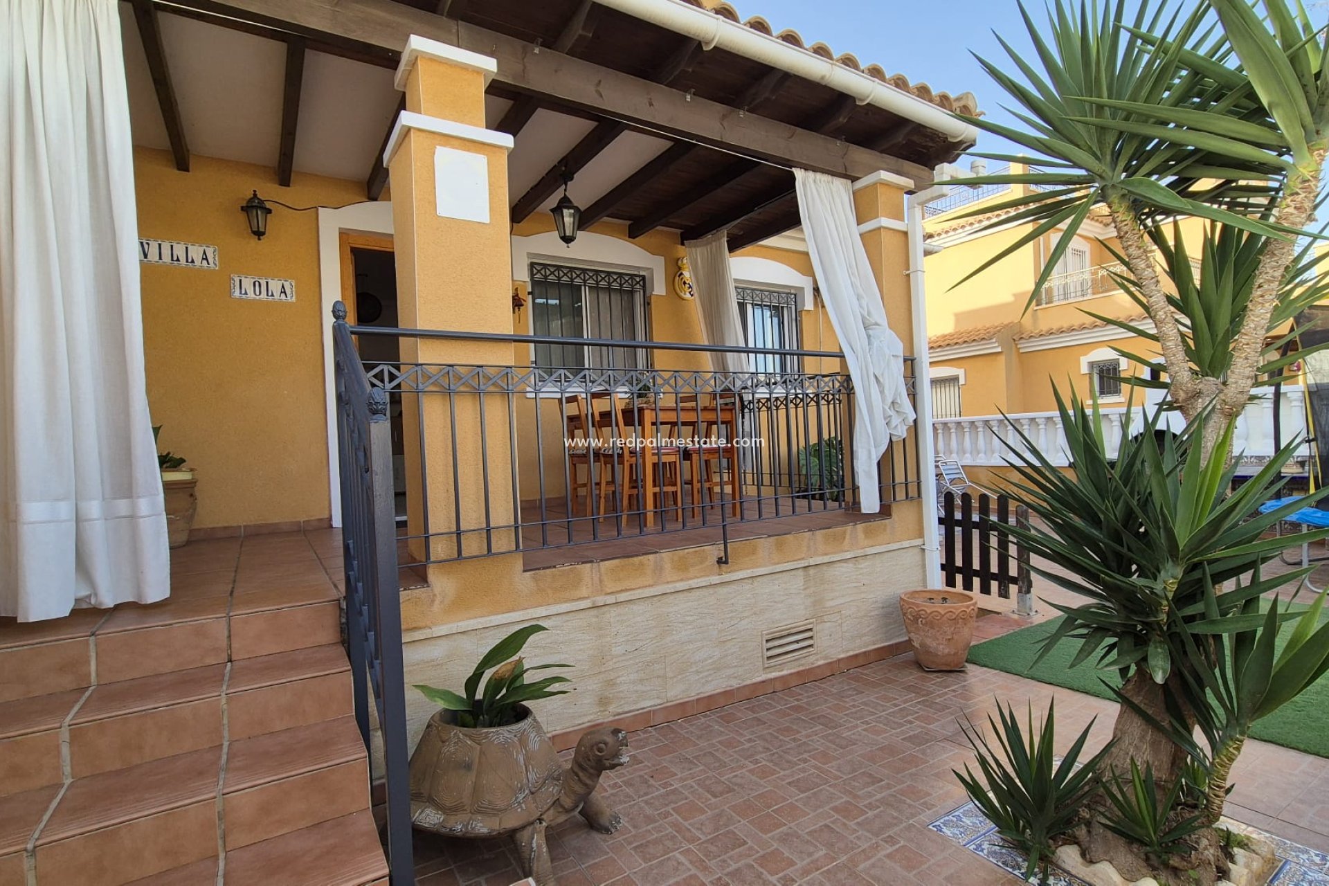 Reventa - Casa de Pueblo -
Torrevieja