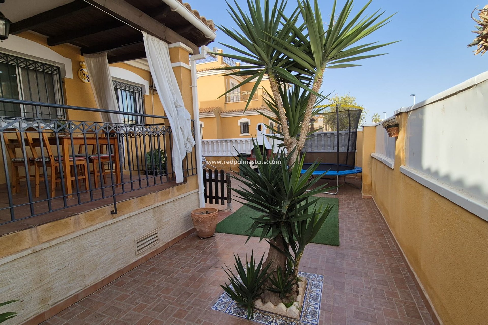 Reventa - Casa de Pueblo -
Torrevieja