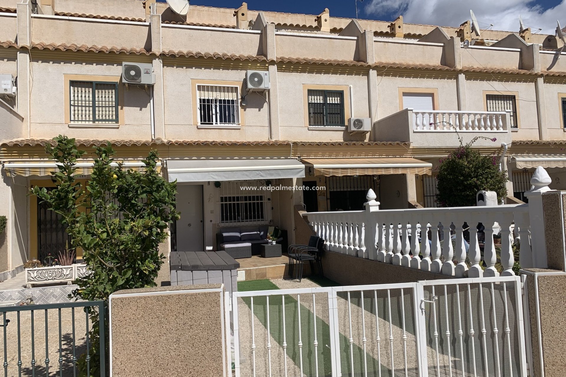 Reventa - Casa de Pueblo -
Villamartín - Costa Blanca