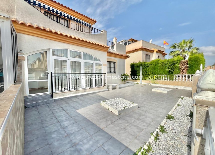Reventa - Casa Quad -
Orihuela Costa - Playa Flamenca