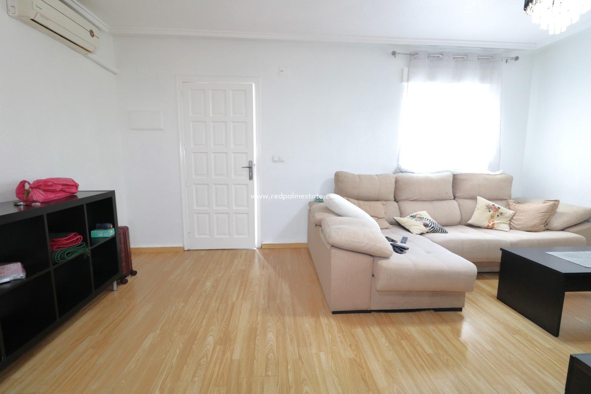 Reventa - Casa Quad -
Torrevieja - La Siesta - El Salado -  Torreta