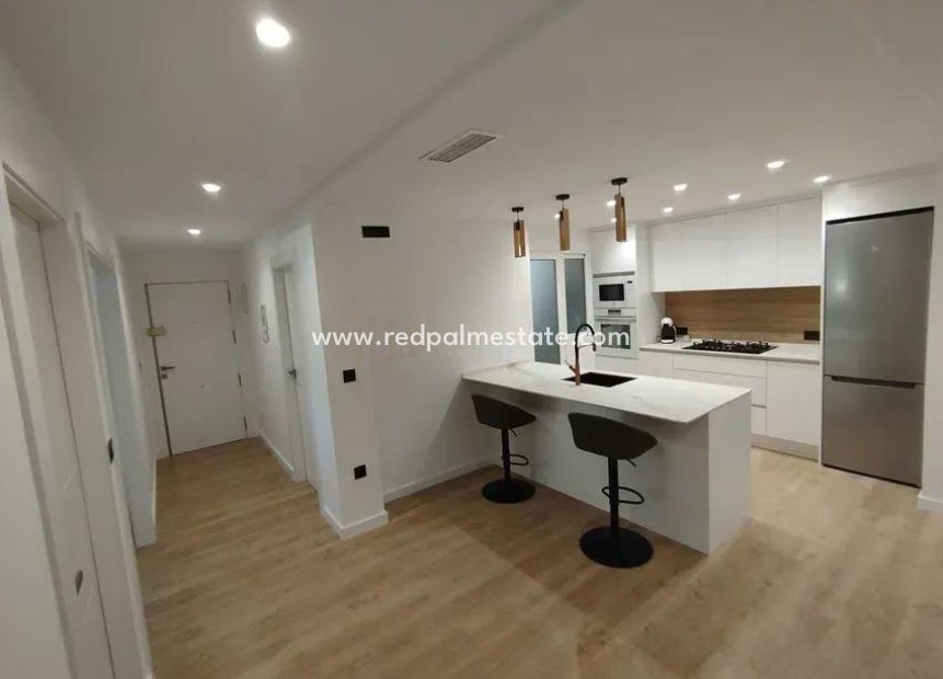 Reventa - Departamento -
Almoradi - Almoradí