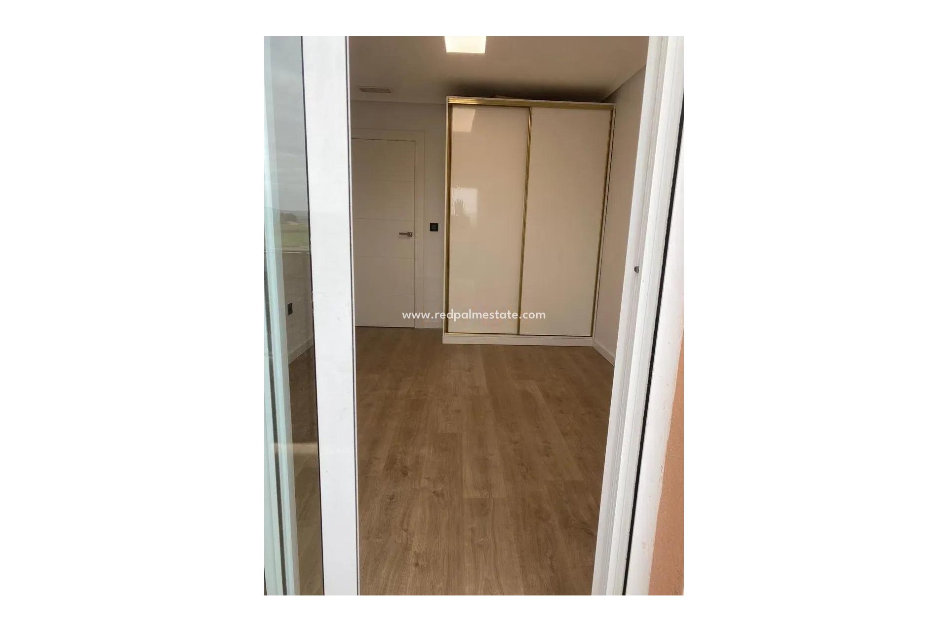 Reventa - Departamento -
Almoradi - Almoradí