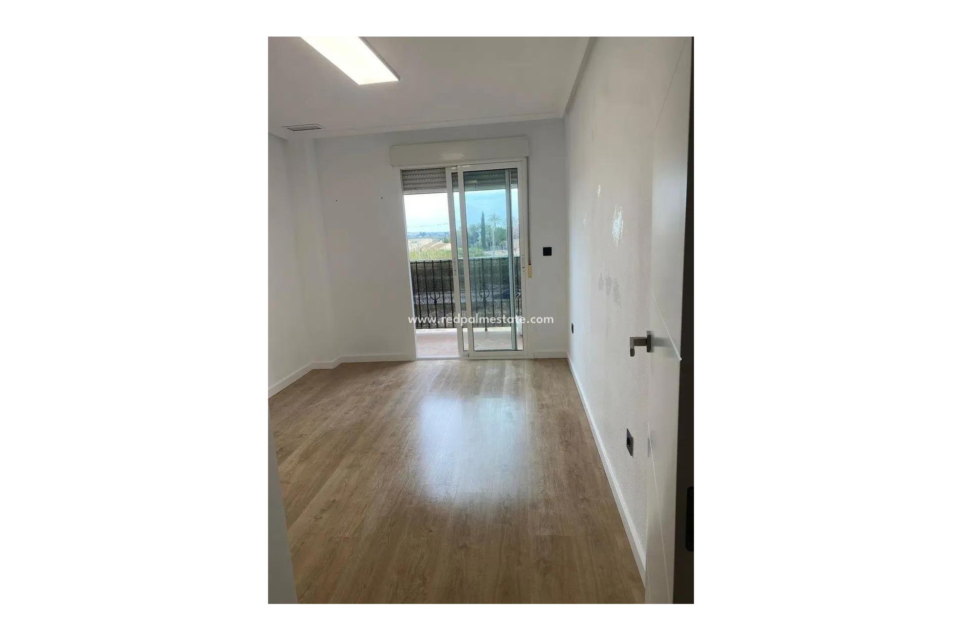 Reventa - Departamento -
Almoradi - Almoradí